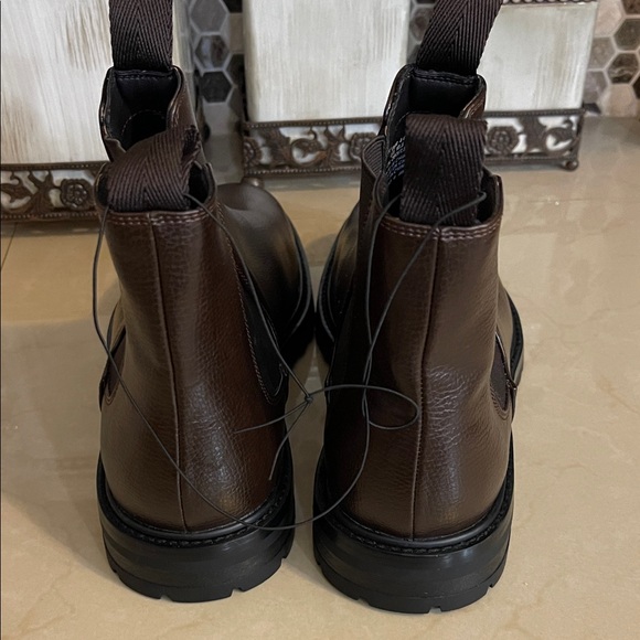 NWOT H&M Brown Leather Classic Chelsea Pull On Boots - Men’s Size 44 (10.5) main image 8